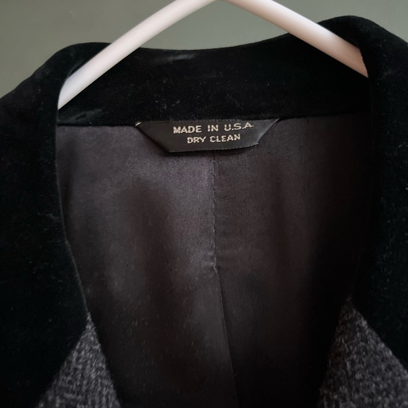 Handsome Gray Herringbone Tweed Wool Long Coat With Velvet Collar - Picture 8 of 9